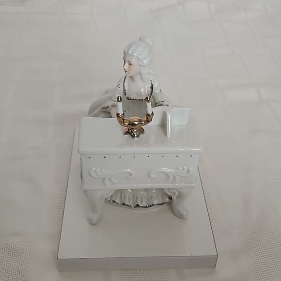 Ceramic Lady Playing Piano Musical Figurine White - Picture 3 of 16
